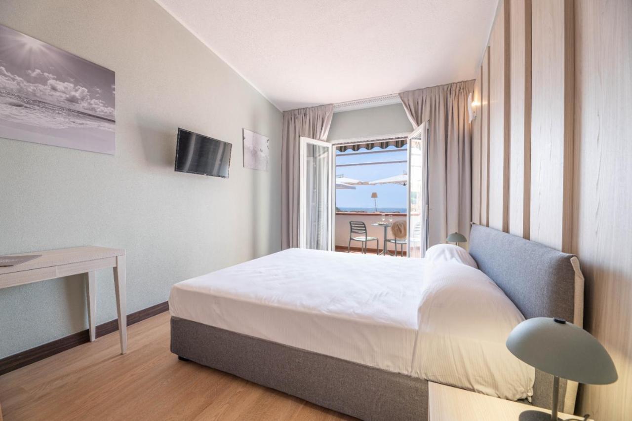 Baia Imperiale Hotel 4*